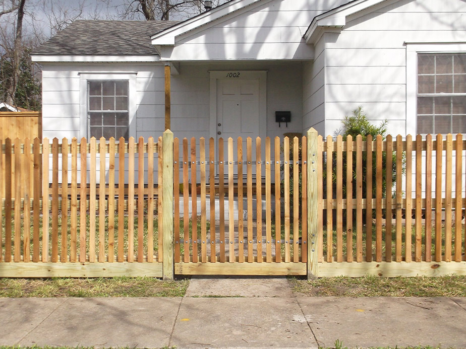 Decorative Fence Example in Richmond Texas