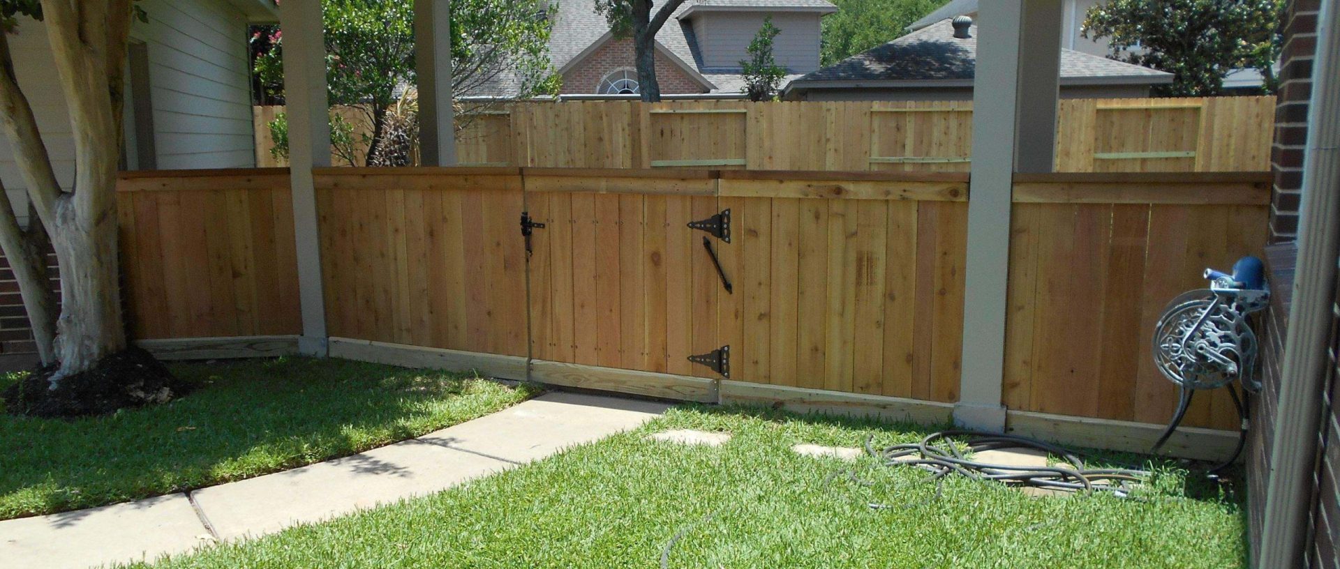 Why Use Cedar Fencing in Houston, Texas?